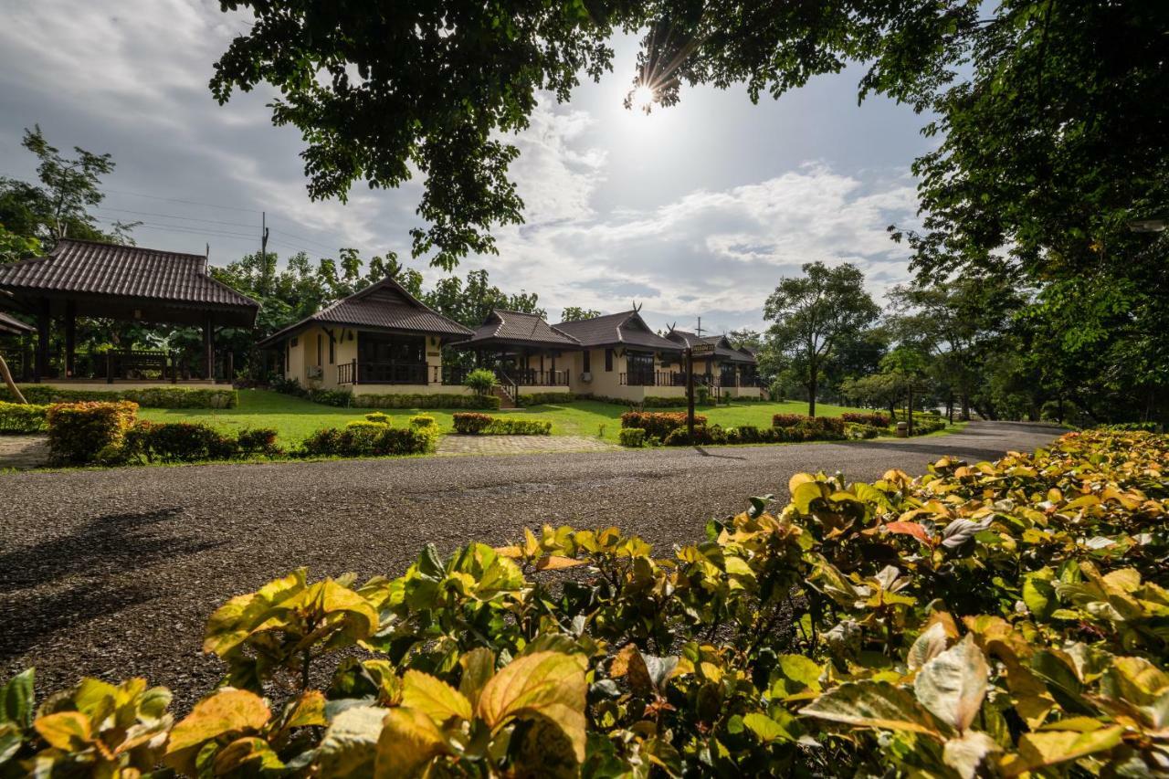 Doi Inthanon Riverside Resort Chom Thong Exterior foto